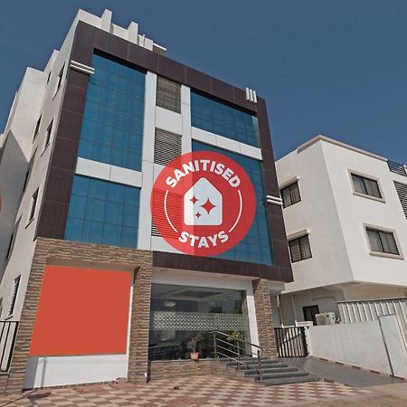 Oyo Flagship 19196 Shree Sai Niladri Residency Shirdi Exteriör bild