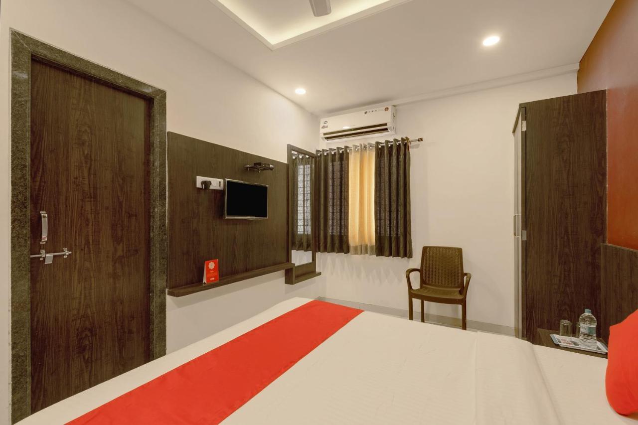 Oyo Flagship 19196 Shree Sai Niladri Residency Shirdi Exteriör bild