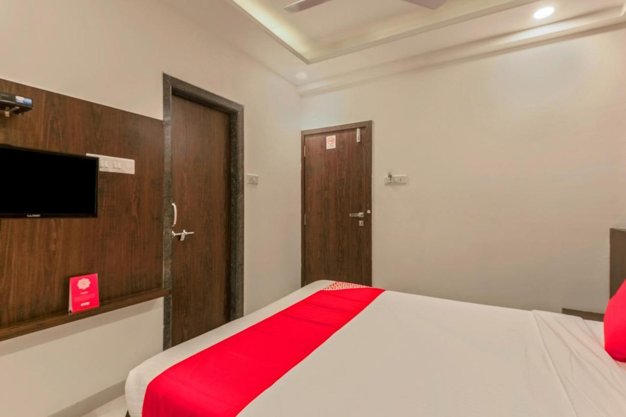 Oyo Flagship 19196 Shree Sai Niladri Residency Shirdi Exteriör bild
