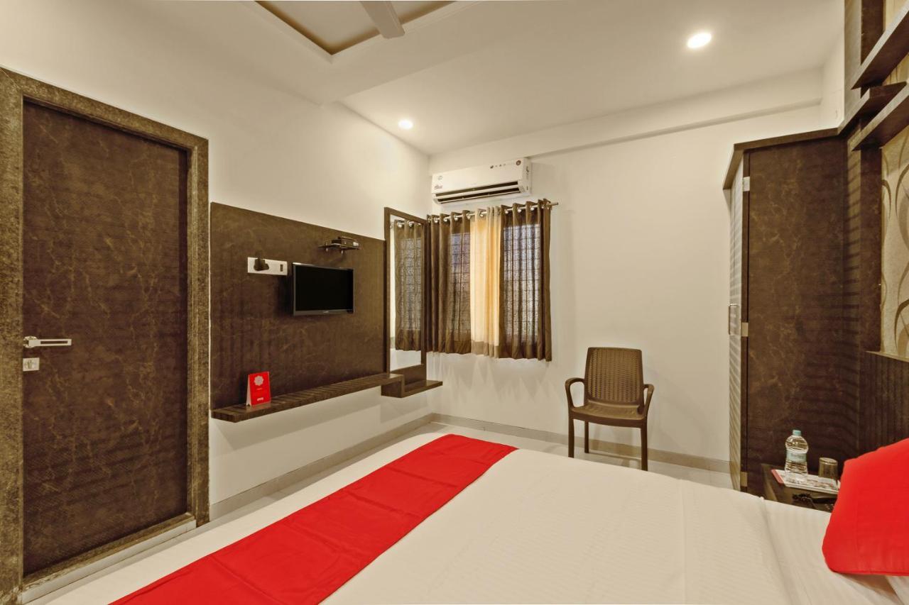 Oyo Flagship 19196 Shree Sai Niladri Residency Shirdi Exteriör bild