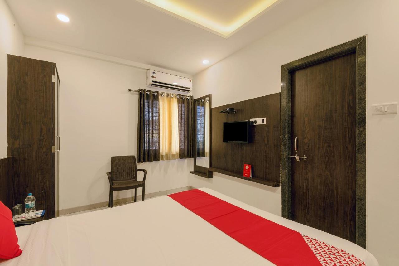 Oyo Flagship 19196 Shree Sai Niladri Residency Shirdi Exteriör bild