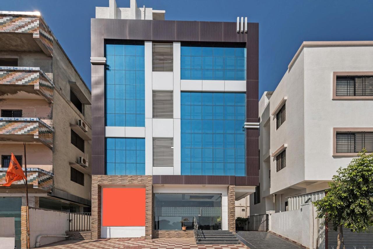 Oyo Flagship 19196 Shree Sai Niladri Residency Shirdi Exteriör bild